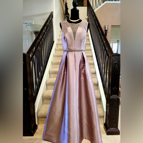 Nicole Miller Dresses & Skirts - Great condition!! Gorgeous Nicole Miller Long Formal Gown Dress